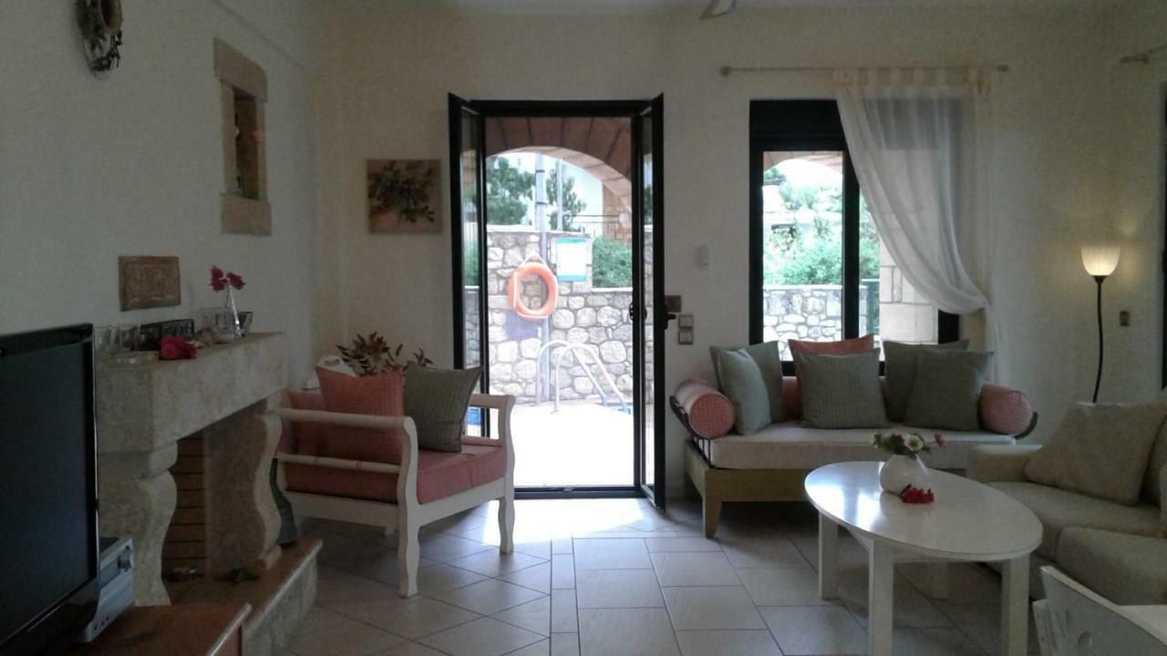 Kalogria Villas Stoúpa エクステリア 写真